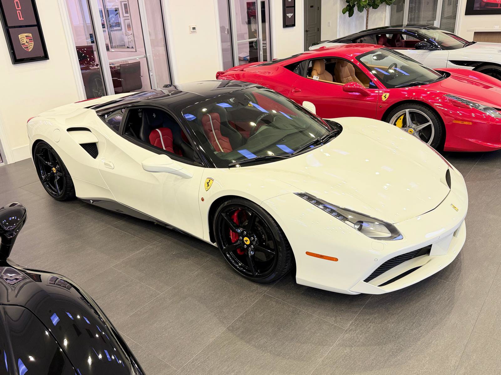 Used 2017 Ferrari 488 GTB RWD image 3