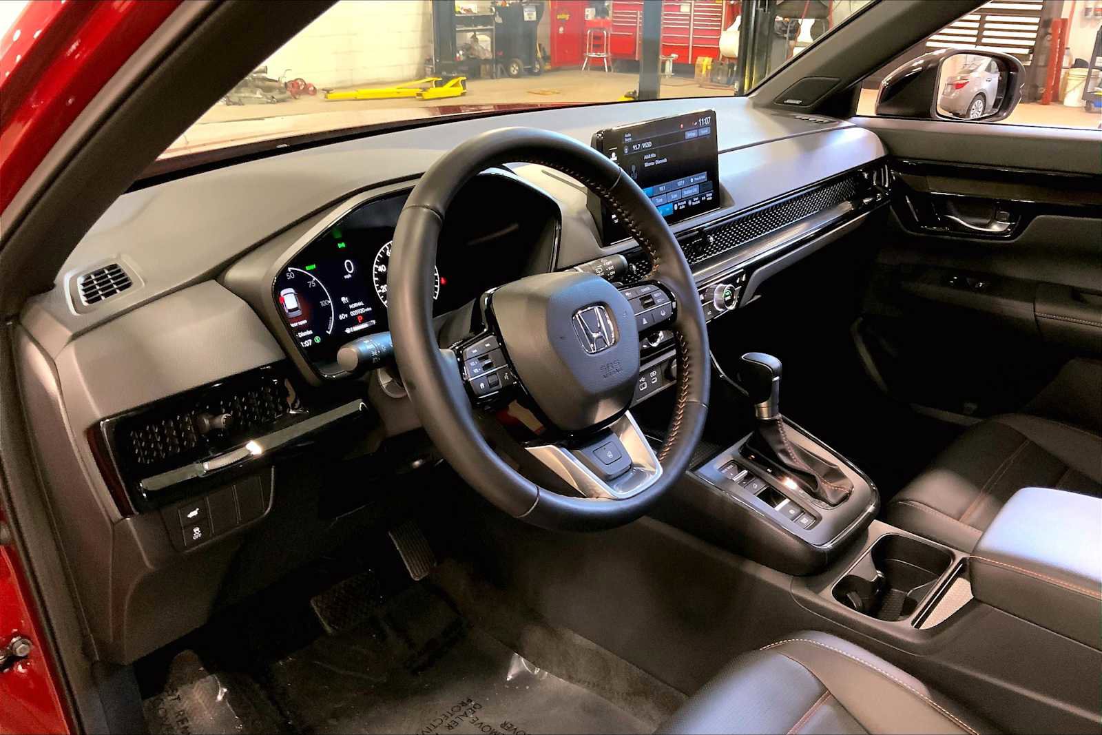 Used 2025 Honda CR-V Sport Touring image 17