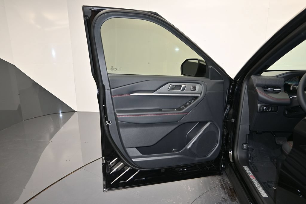 New 2026 Ford Explorer ST-Line w/ ST-Line Street Pack RWD image 10
