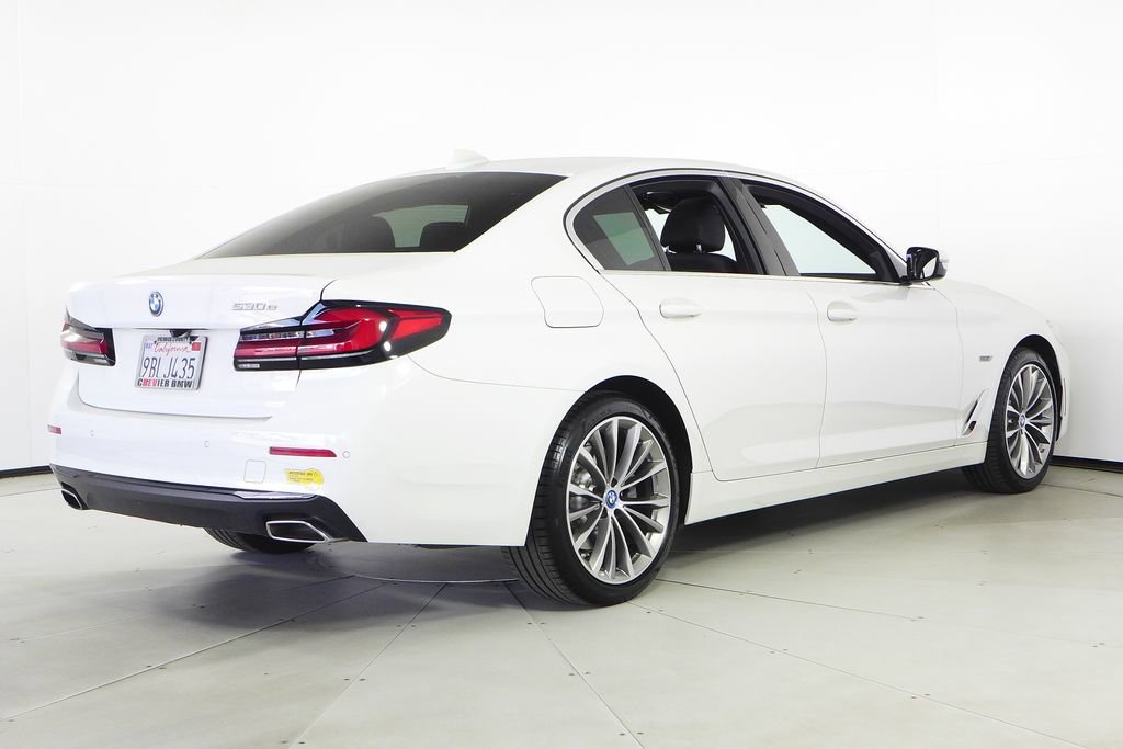 Certified 2022 BMW 530e w/ Convenience Package image 7