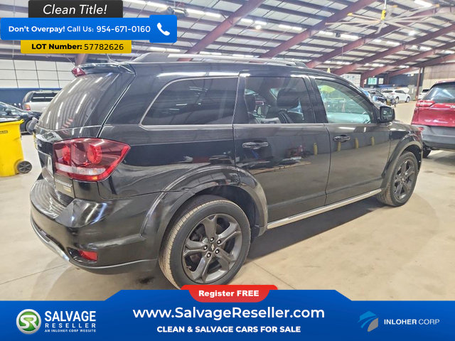 Used 2019 Dodge Journey Crossroad FWD image 4