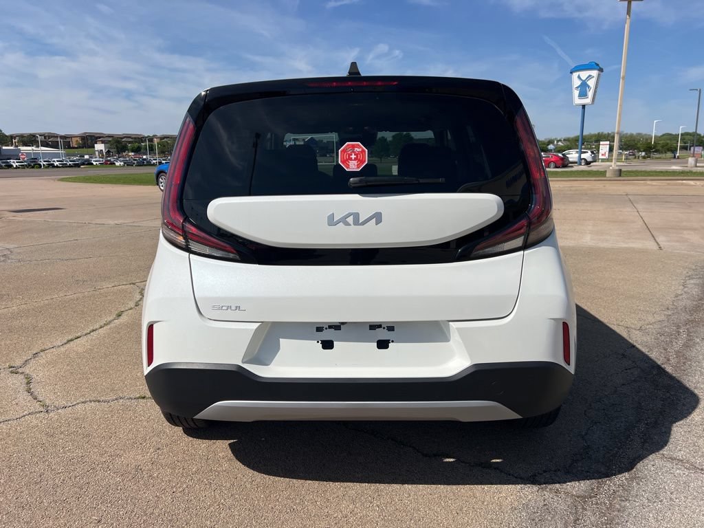 Used 2025 Kia Soul S FWD image 4