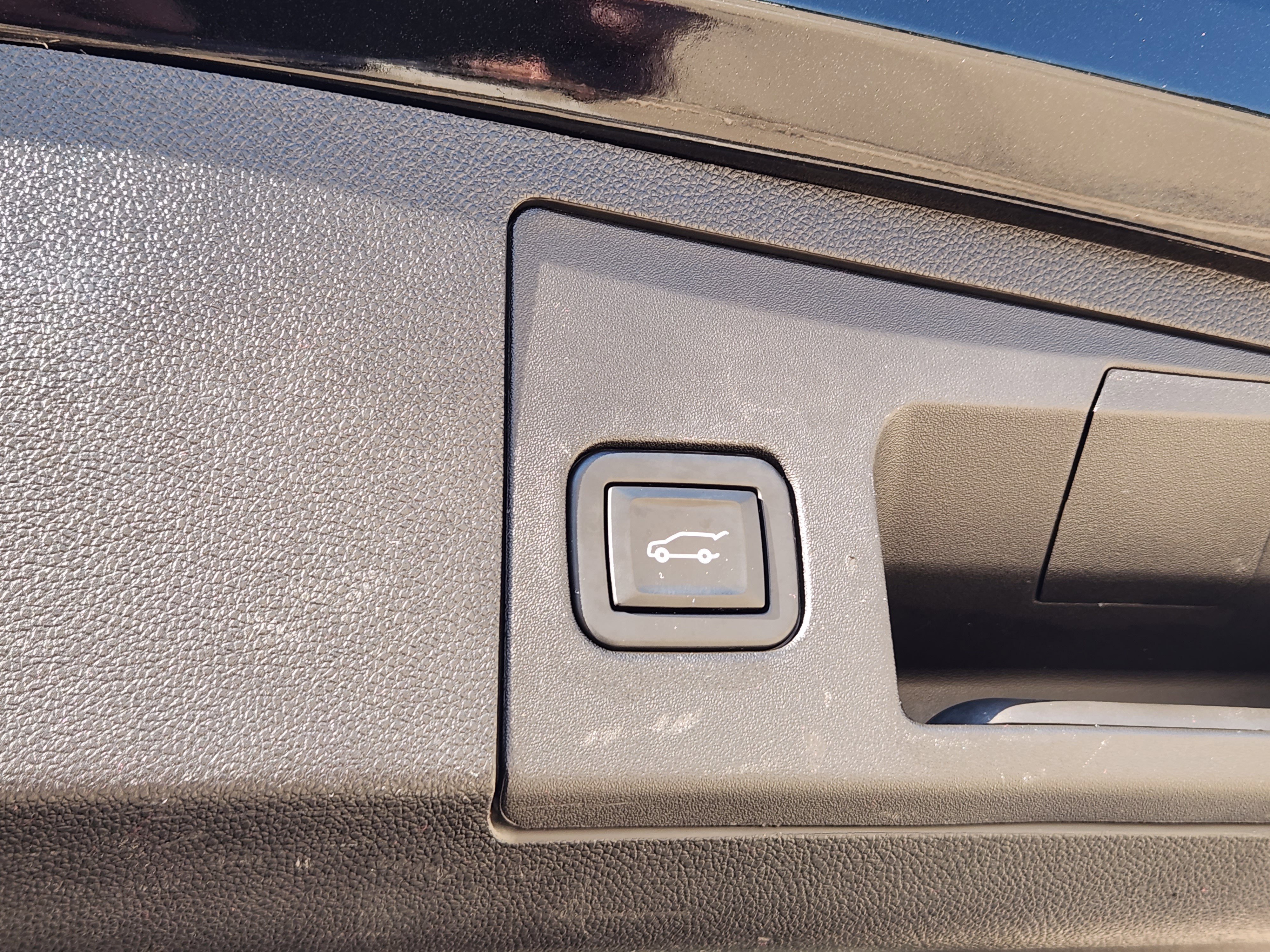 Used 2020 Cadillac XT4 Sport w/ Driver Awareness Package image 41