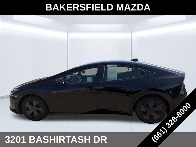 Used 2025 Toyota Prius LE FWD image 2