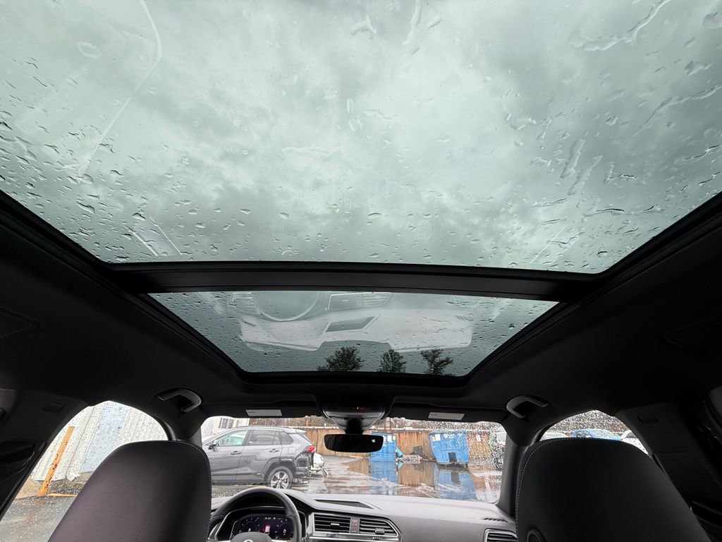 Used 2022 Volkswagen Tiguan SEL R-Line image 24