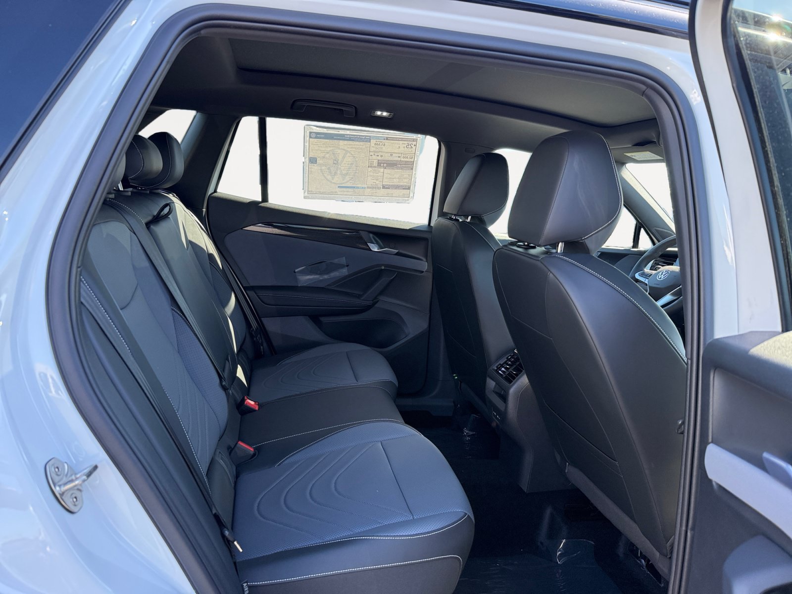 New 2026 Volkswagen Tiguan SE R-Line AWD/4WD image 18