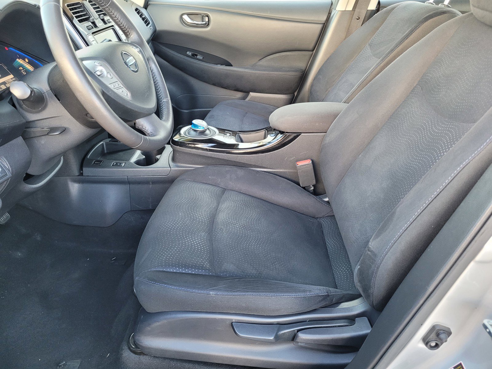 Certified 2017 Nissan Leaf SV FWD image 18