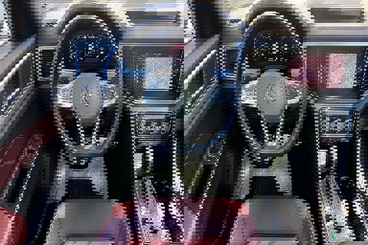 Certified 2021 Volkswagen Atlas Cross Sport SEL Premium R-Line image 4