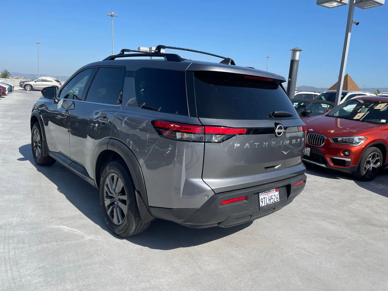 Used 2022 Nissan Pathfinder SV FWD image 4