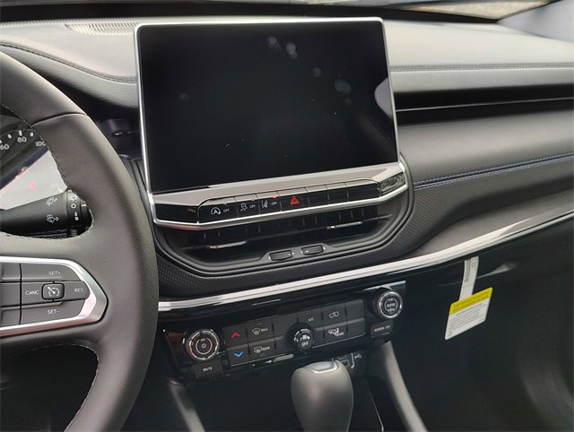 New 2026 Jeep Compass Latitude image 22