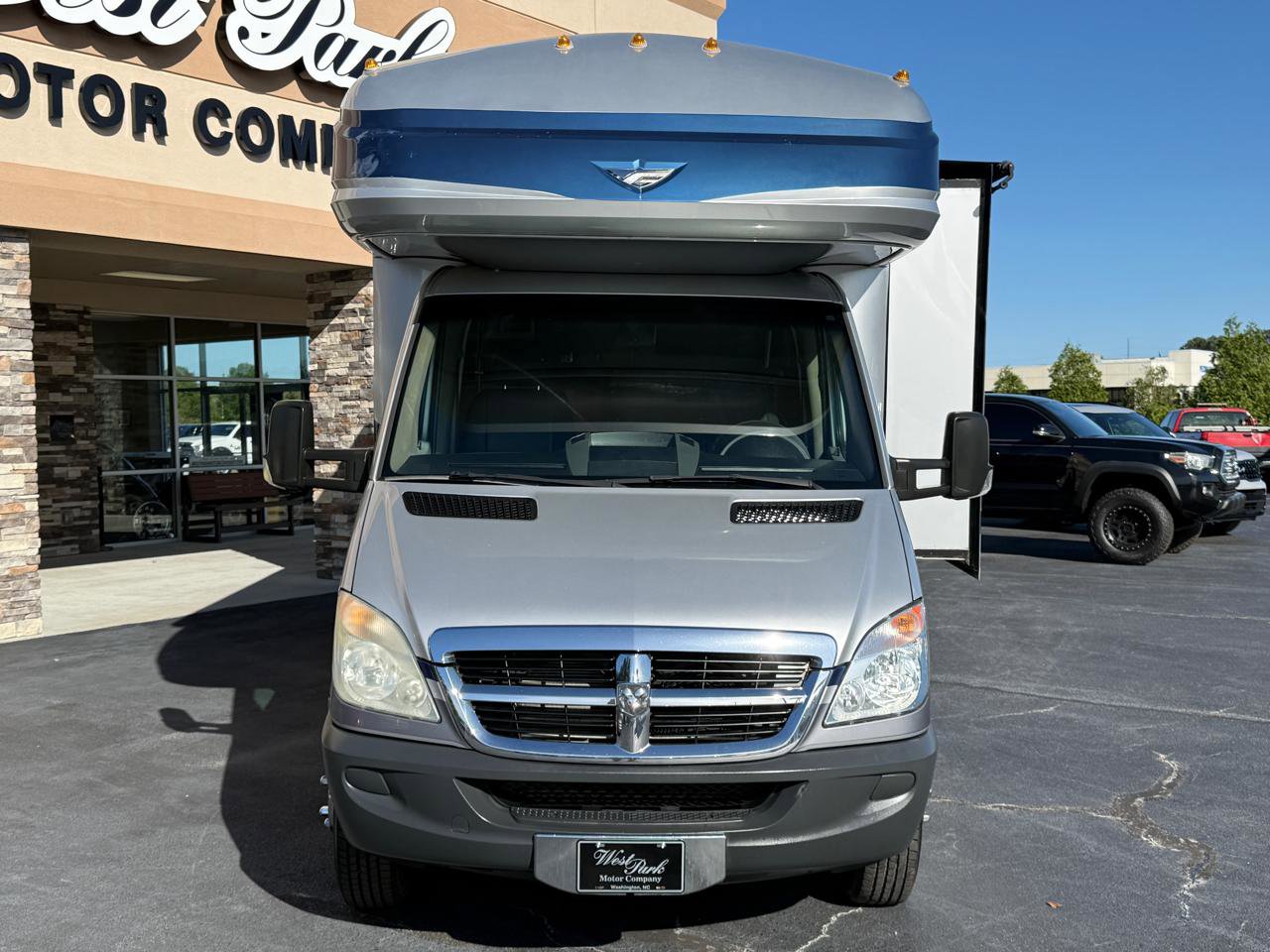Used 2008 Dodge Sprinter 3500 RWD image 7