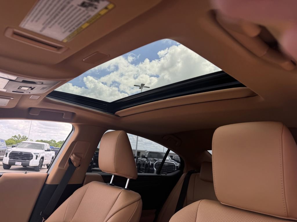 Used 2025 Lexus ES 350 w/ Premium Package image 24