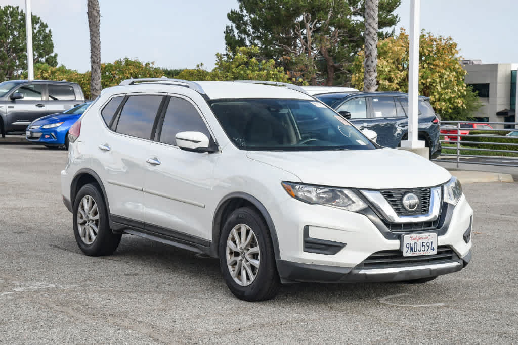 Used 2020 Nissan Rogue SV FWD image 3