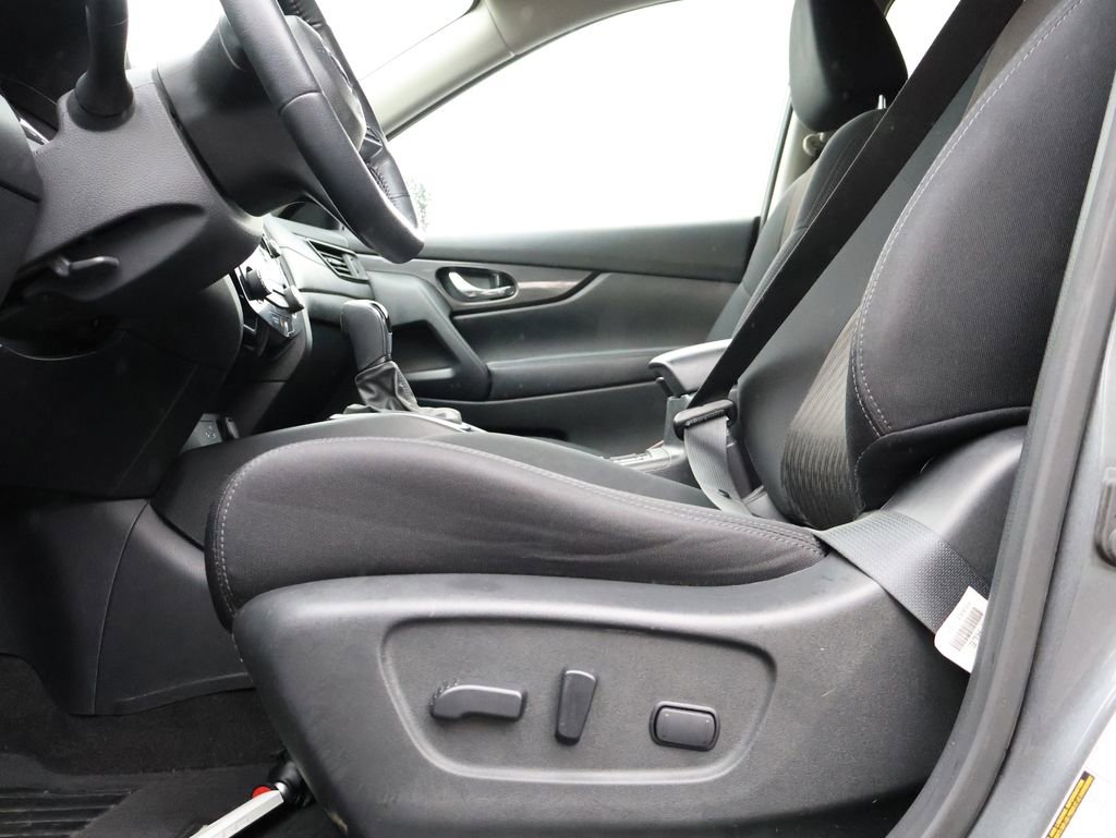 Used 2019 Nissan Rogue SV w/ Premium Package AWD/4WD image 60