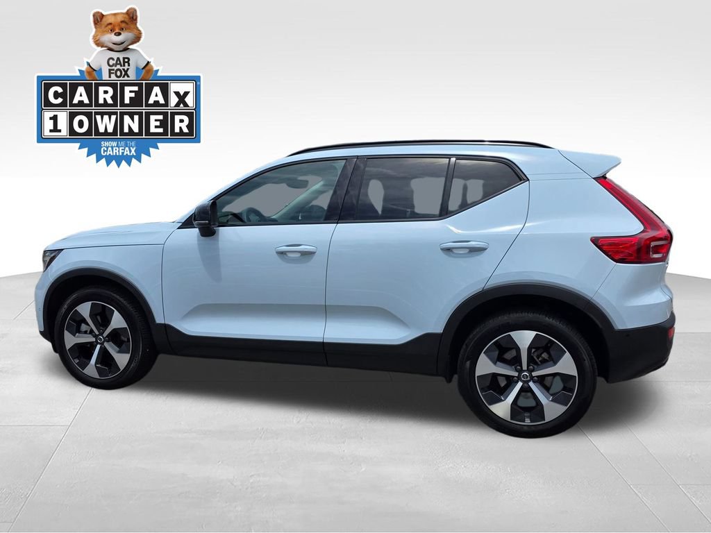 Used 2026 Volvo XC40 B5 Plus AWD/4WD image 4