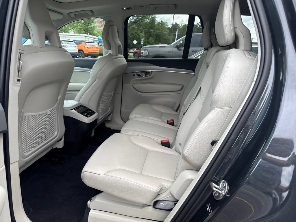 Used 2022 Volvo XC90 T5 Momentum AWD/4WD image 19