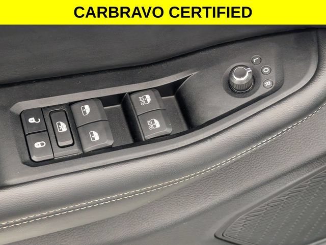 Used 2024 Jeep Grand Cherokee L Altitude AWD/4WD image 11