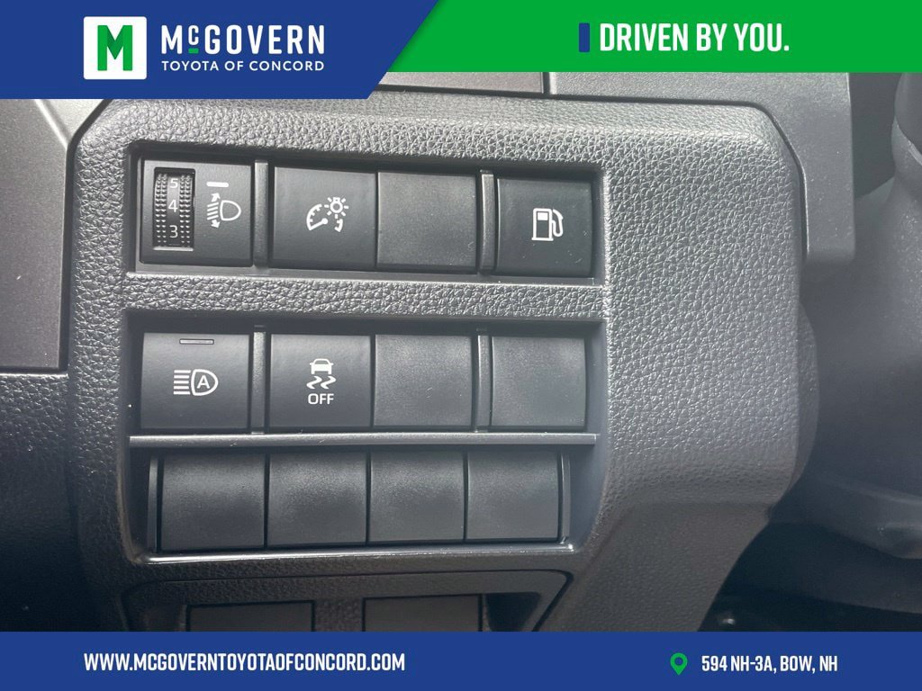 Used 2025 Toyota 4Runner SR5 AWD/4WD image 27