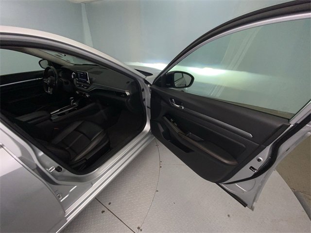 Used 2024 Nissan Altima 2.5 SR image 23