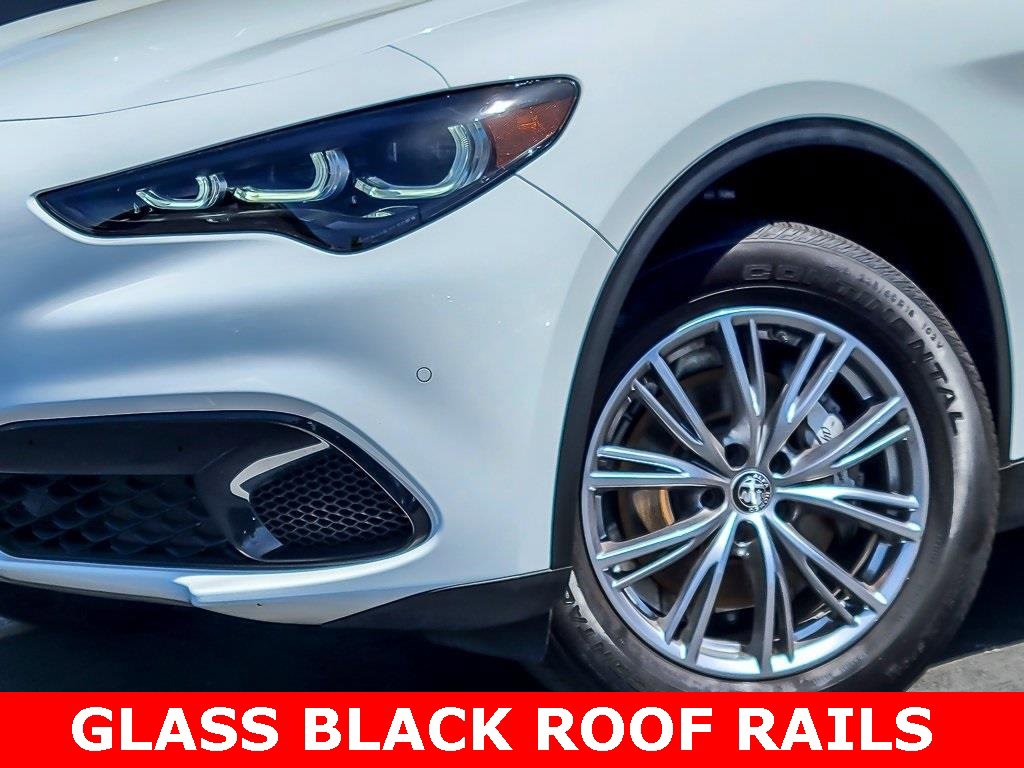 Used 2024 Alfa Romeo Stelvio Sprint image 3