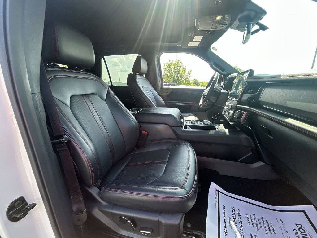 Used 2024 Ford Expedition Limited AWD/4WD image 32
