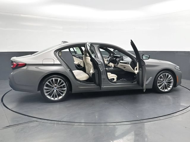 Used 2021 BMW 530i w/ Convenience Package RWD image 29