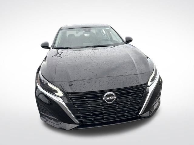 Used 2025 Nissan Altima 2.5 SV FWD image 8