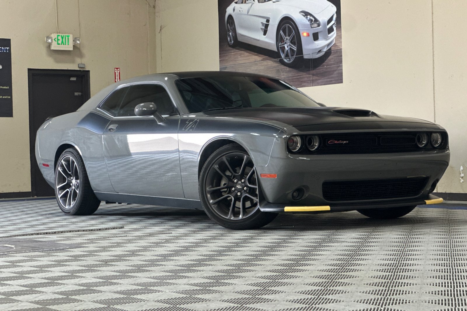 Used 2023 Dodge Challenger R/T w/ T/A Package RWD image 2