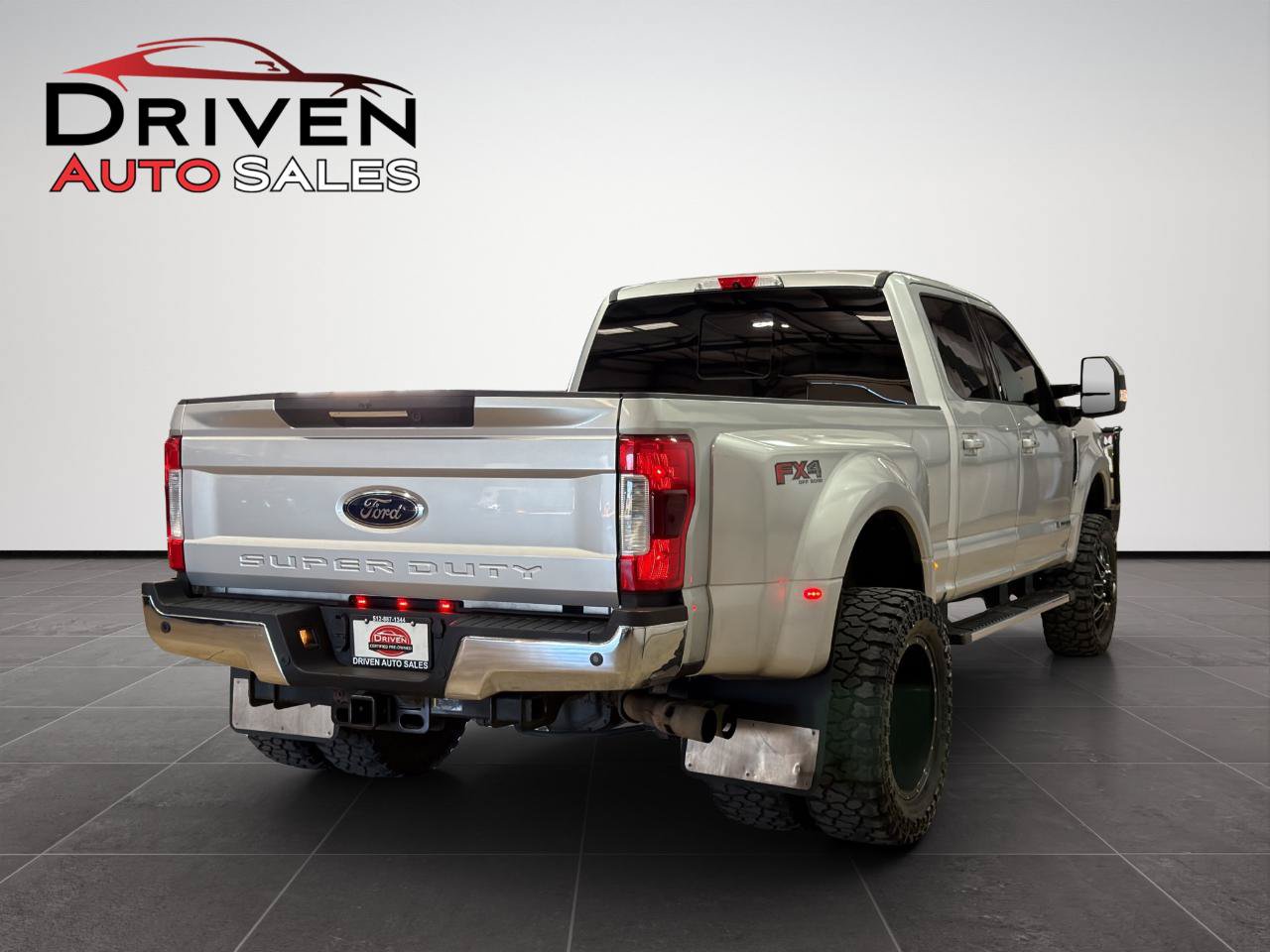Used 2019 Ford F350 Lariat w/ Lariat Ultimate Package AWD/4WD image 9