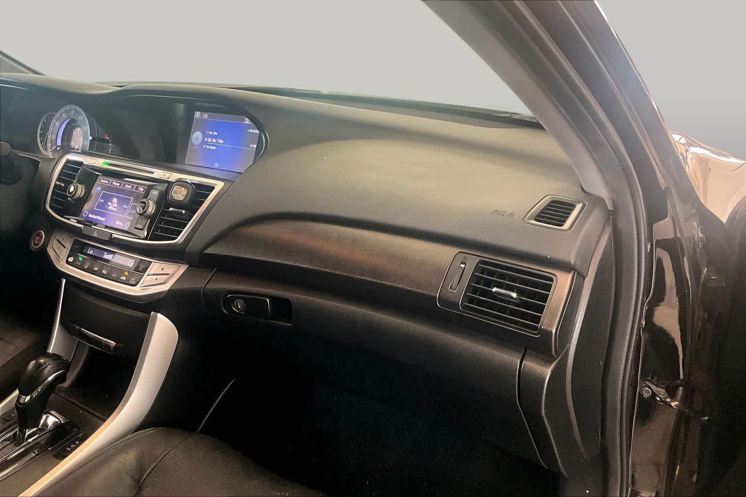 Used 2015 Honda Accord EX-L image 16