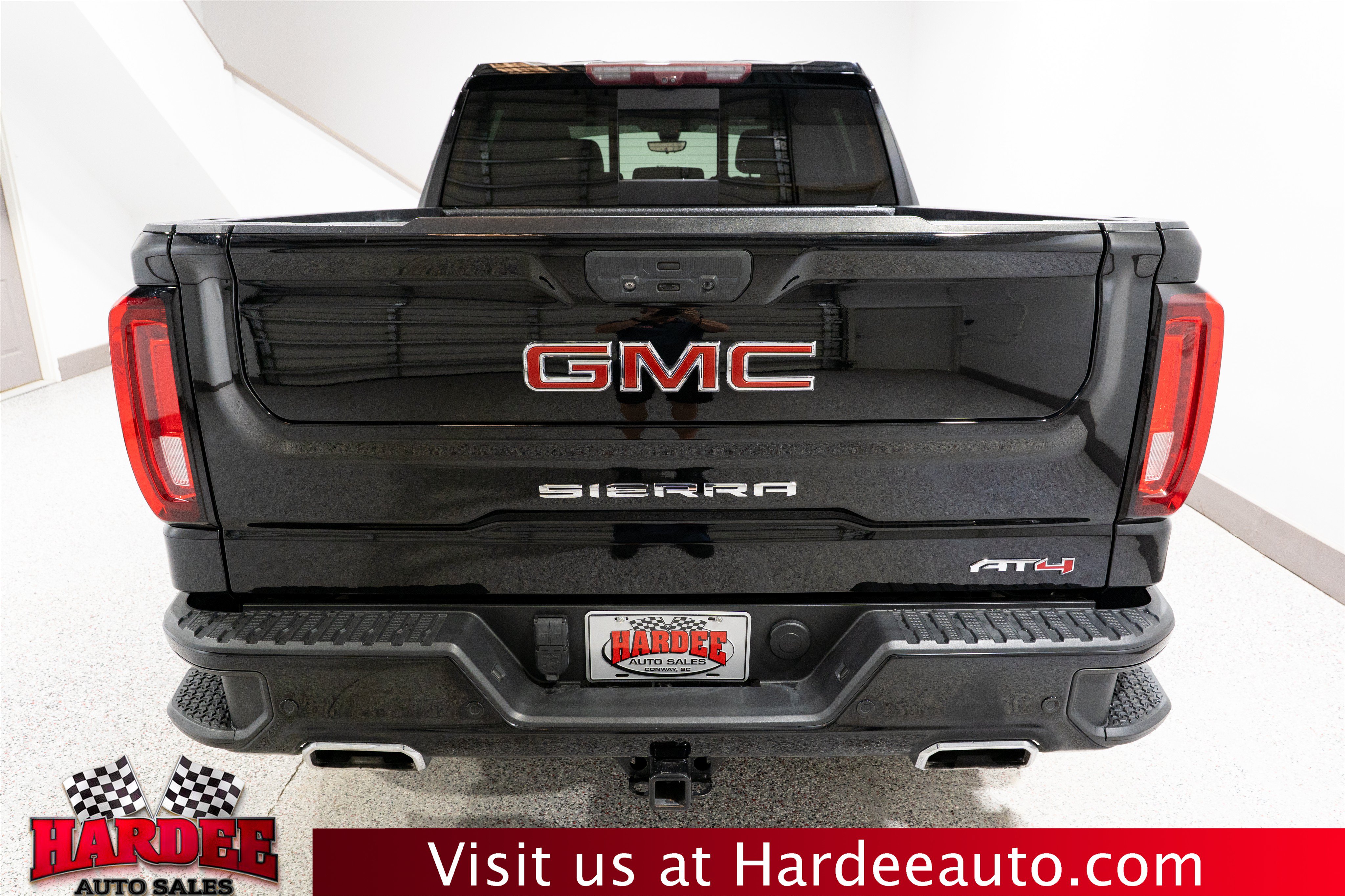 Used 2021 GMC Sierra 1500 AT4 w/ AT4 Value Package AWD/4WD image 4