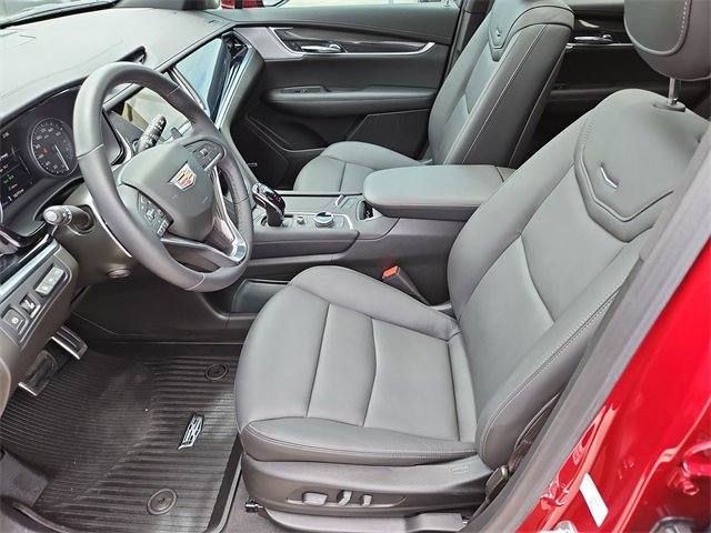 Used 2024 Cadillac XT6 Sport w/ Technology Package image 11