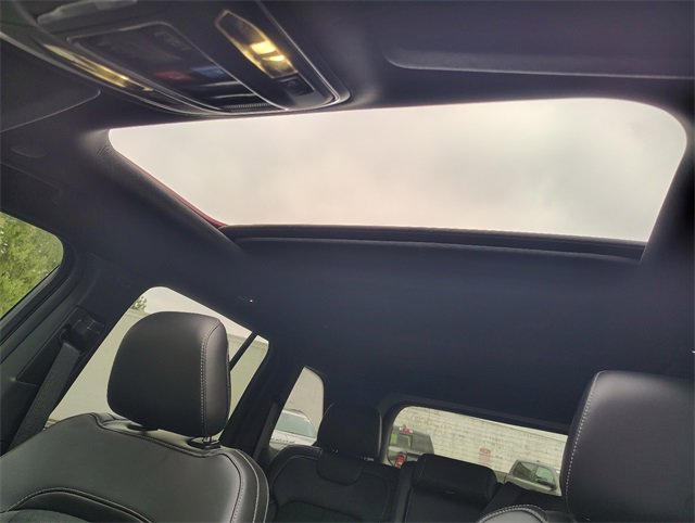 New 2025 Jeep Grand Cherokee Altitude w/ Trailer Tow Package image 3