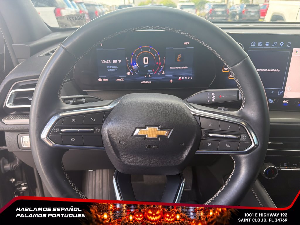 Used 2025 Chevrolet Traverse LT AWD/4WD image 16