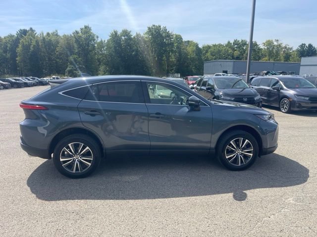 Used 2022 Toyota Venza LE AWD/4WD image 7