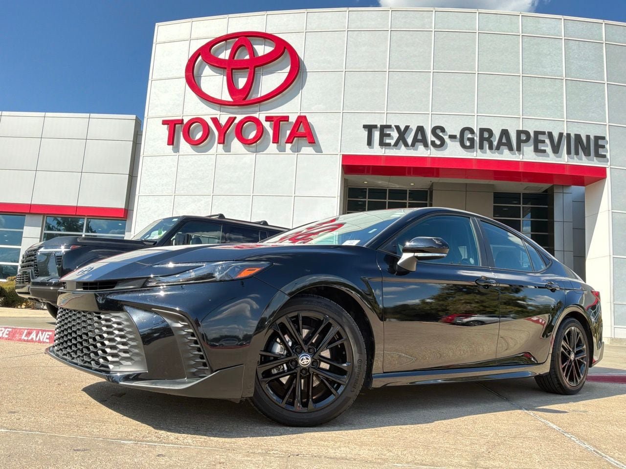 Used 2026 Toyota Camry SE FWD image 2