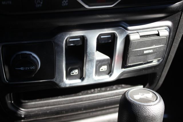 Used 2022 Jeep Wrangler Sport S image 9