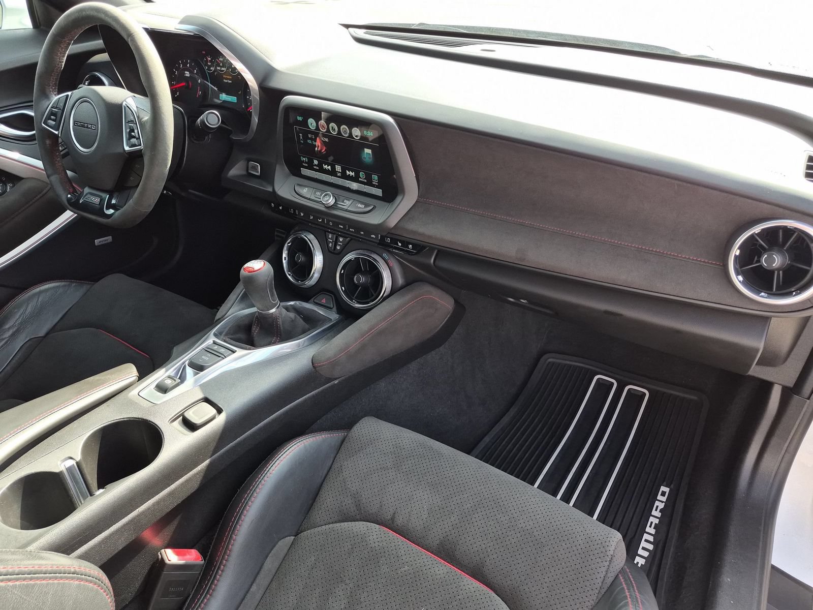 Used 2018 Chevrolet Camaro ZL1 RWD image 29
