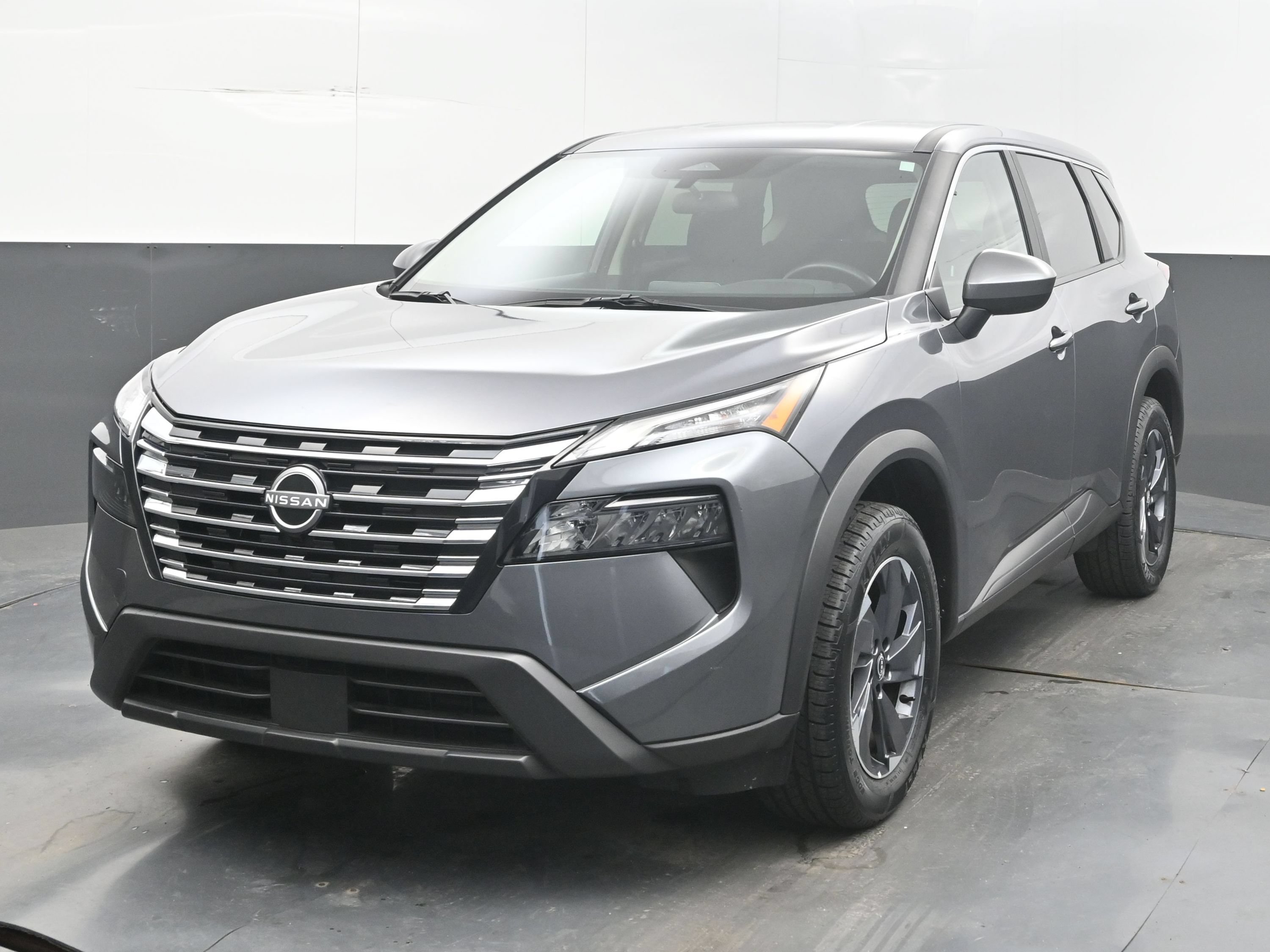 Used 2025 Nissan Rogue SV FWD image 4