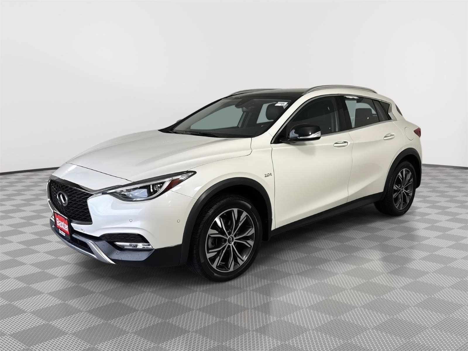 Used 2018 INFINITI QX30 Premium w/ Navigation Package AWD/4WD image 3