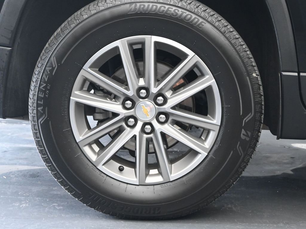 Used 2023 Chevrolet Traverse LT image 9