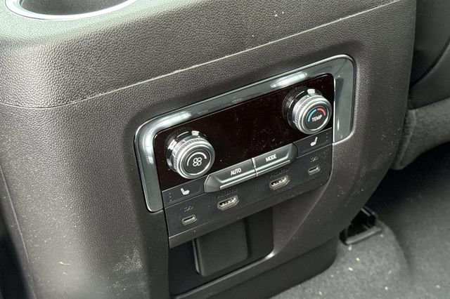 New 2026 GMC Yukon XL Elevation image 14