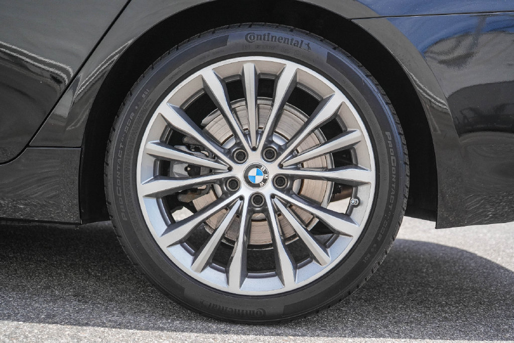 Certified 2023 BMW 530i w/ Convenience Package RWD image 8