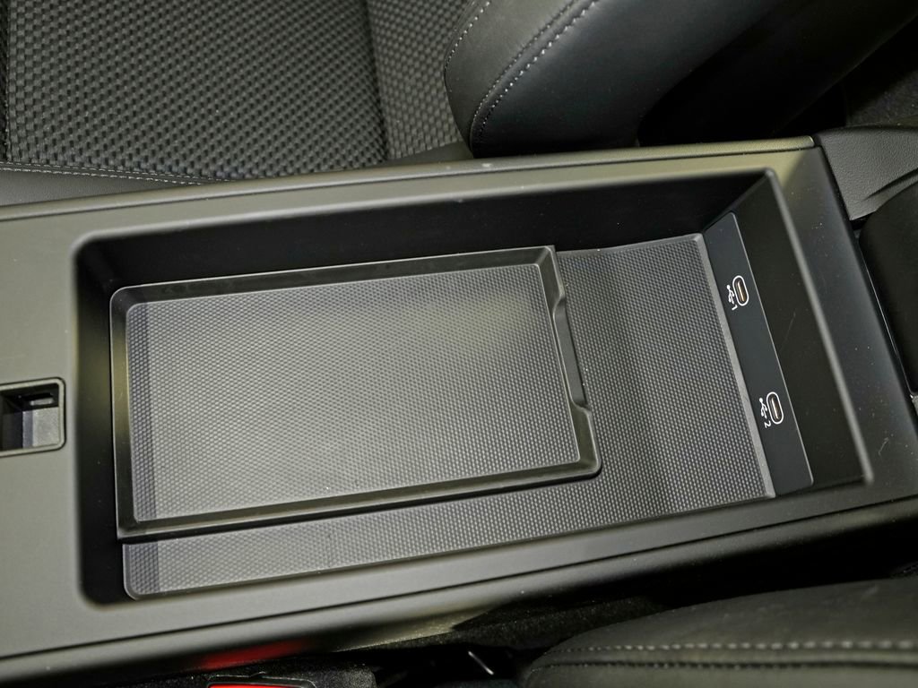 Certified 2024 Porsche 911 Carrera T RWD image 38