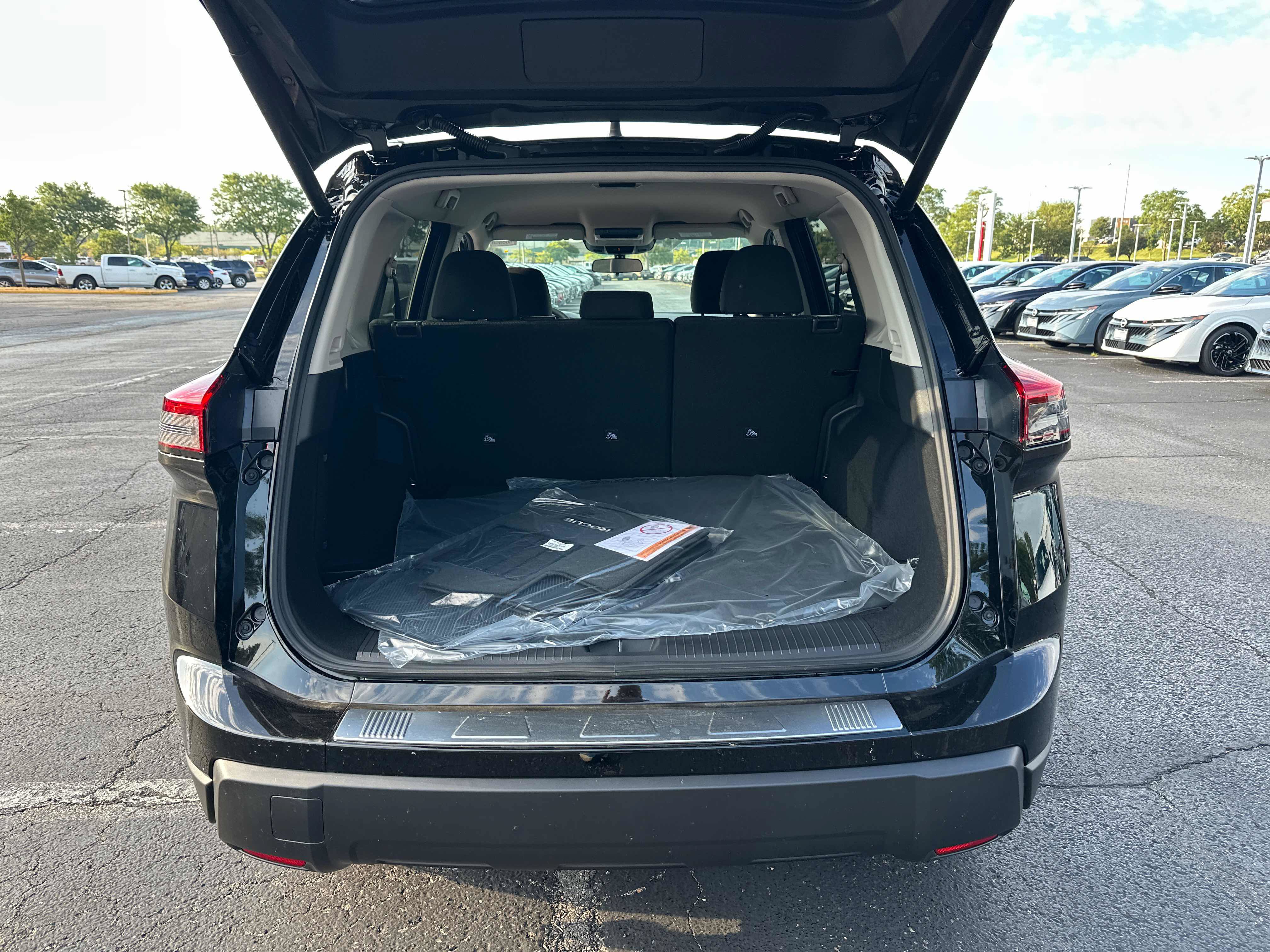 New 2026 Nissan Rogue SV w/ Cold Weather Package AWD/4WD image 13