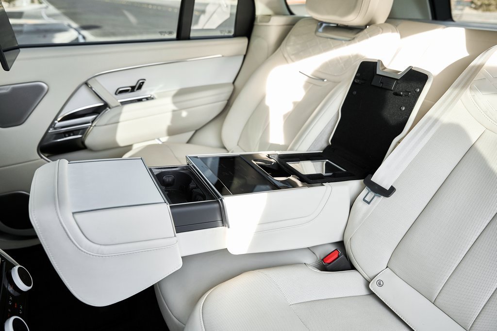 Used 2024 Land Rover Range Rover SV image 53