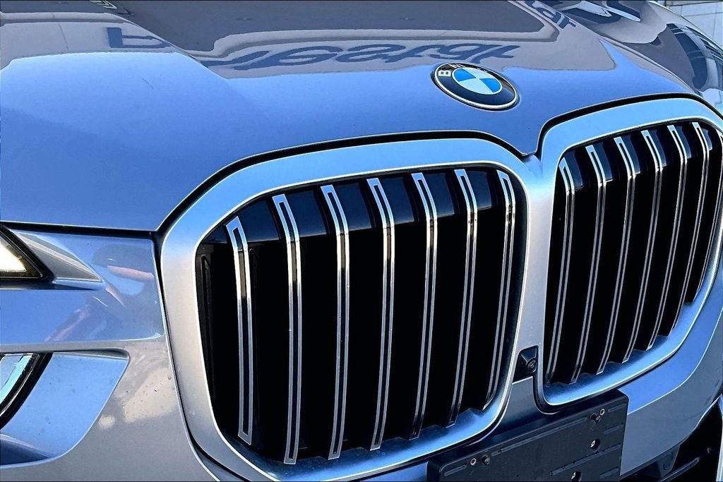 Used 2024 BMW X7 xDrive40i image 39