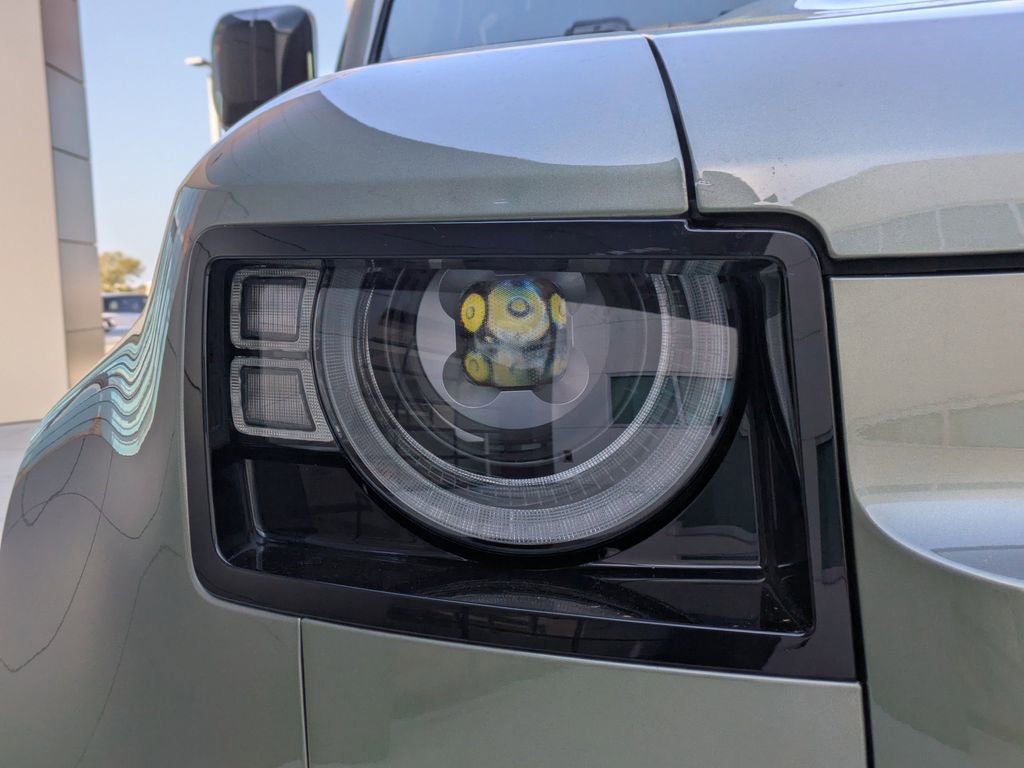 Used 2025 Land Rover Defender 110 S image 11