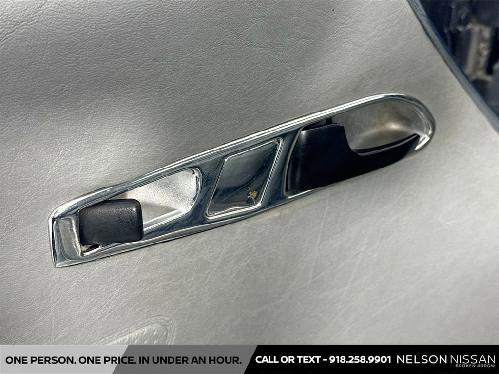 Used 1988 Mercedes-Benz 560 SL image 16