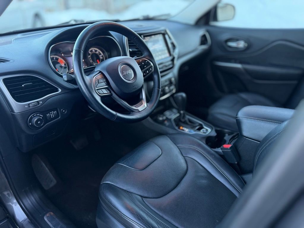 Used 2019 Jeep Cherokee Limited w/ Luxury Group image 13